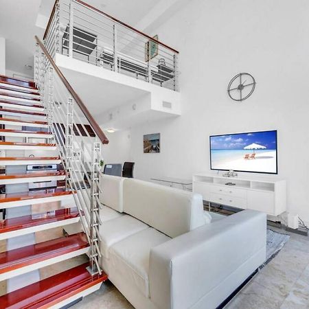 Amazing Loft Style 1 Bed With Water And City Views Villa Маями Екстериор снимка